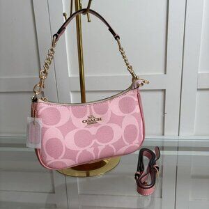 Coach Glacier White underarm Bag